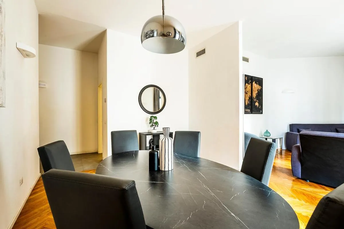 Exclusive 3 Bedrooms Apartment Near Duomo Milan
