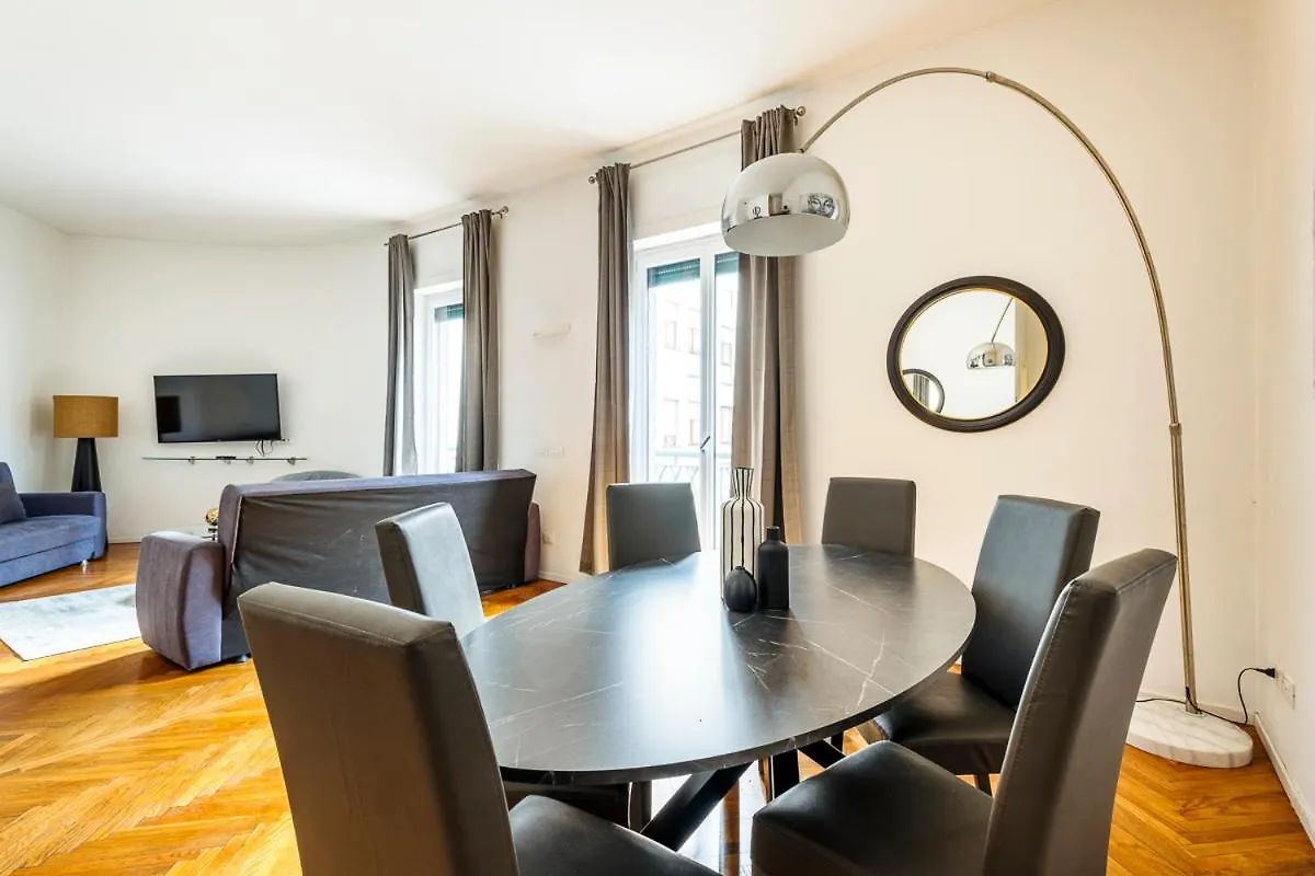 Exclusive 3 Bedrooms Apartment Near Duomo Milan