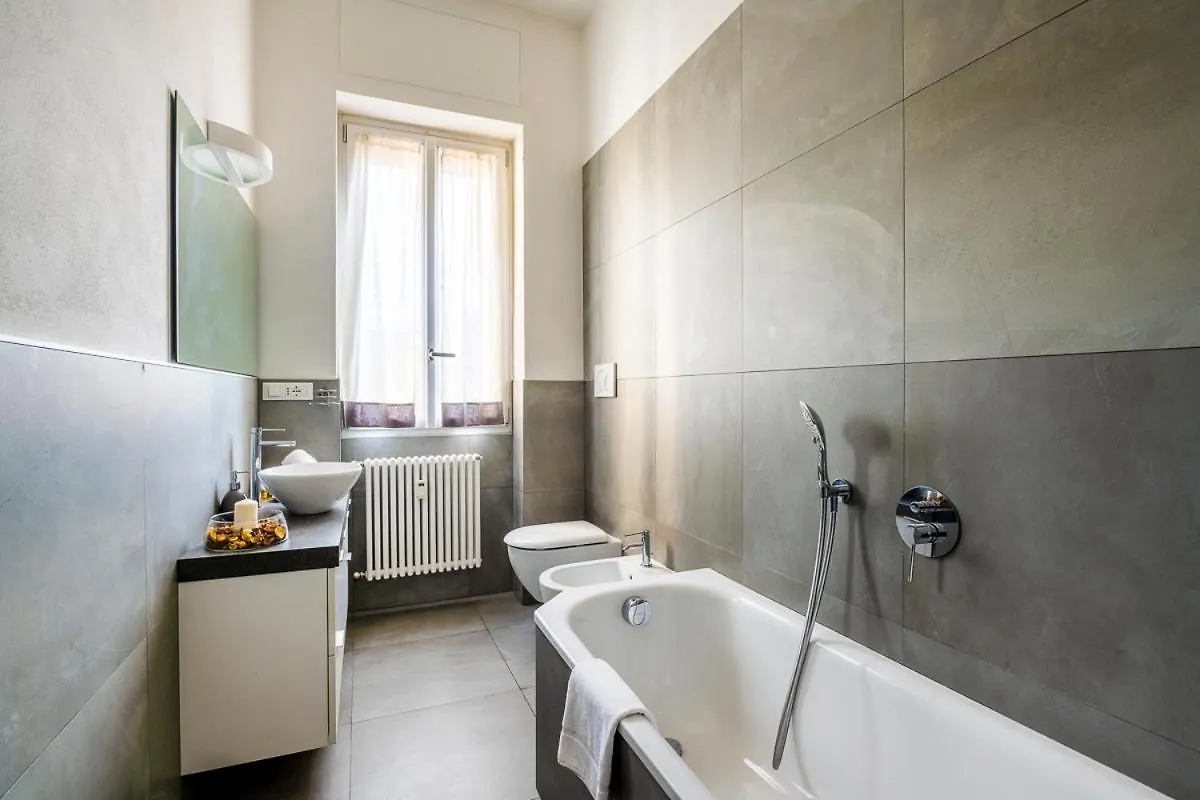 Exclusive 3 Bedrooms Apartment Near Duomo Milan 0*,