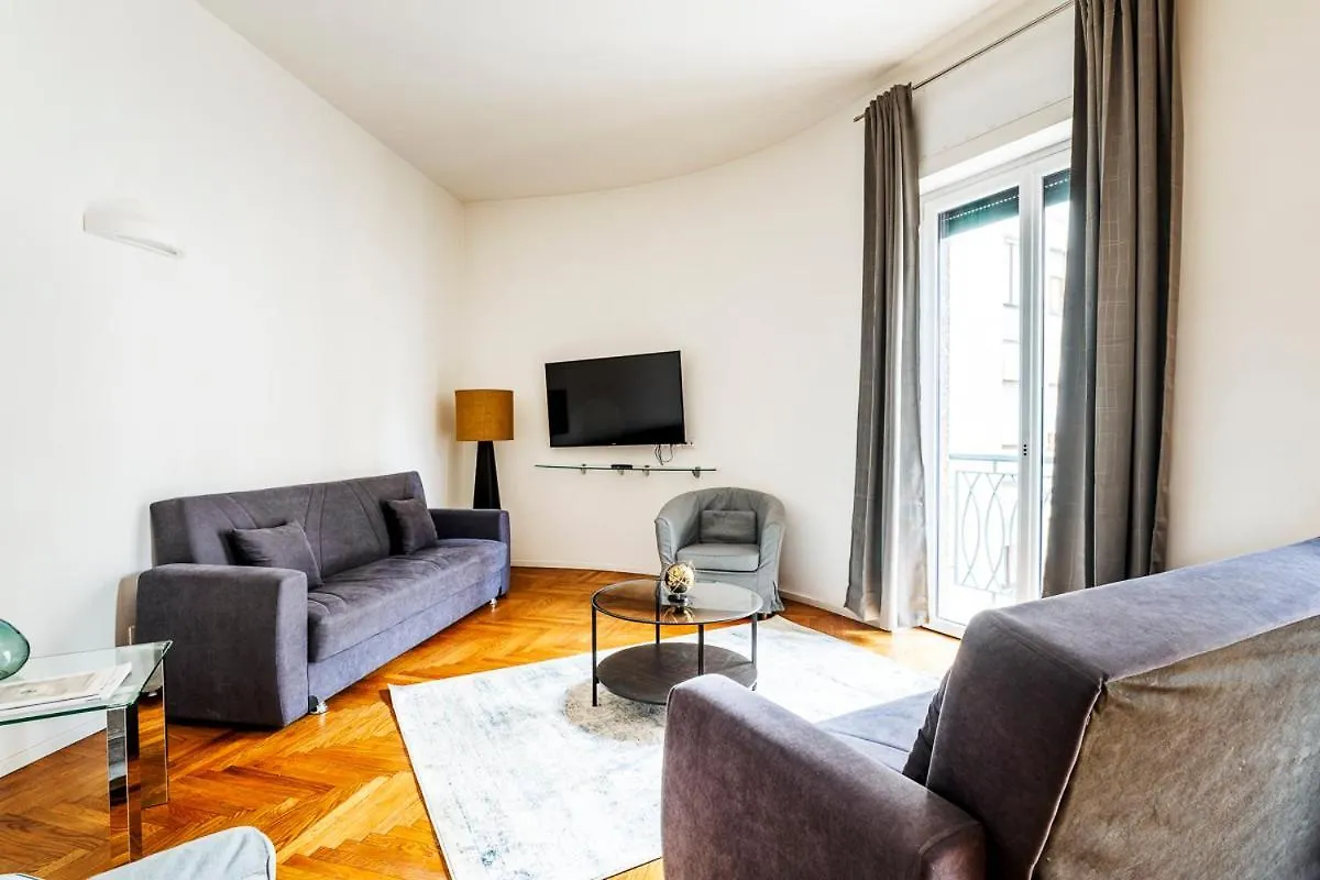 Exclusive 3 Bedrooms Apartment Near Duomo Milan