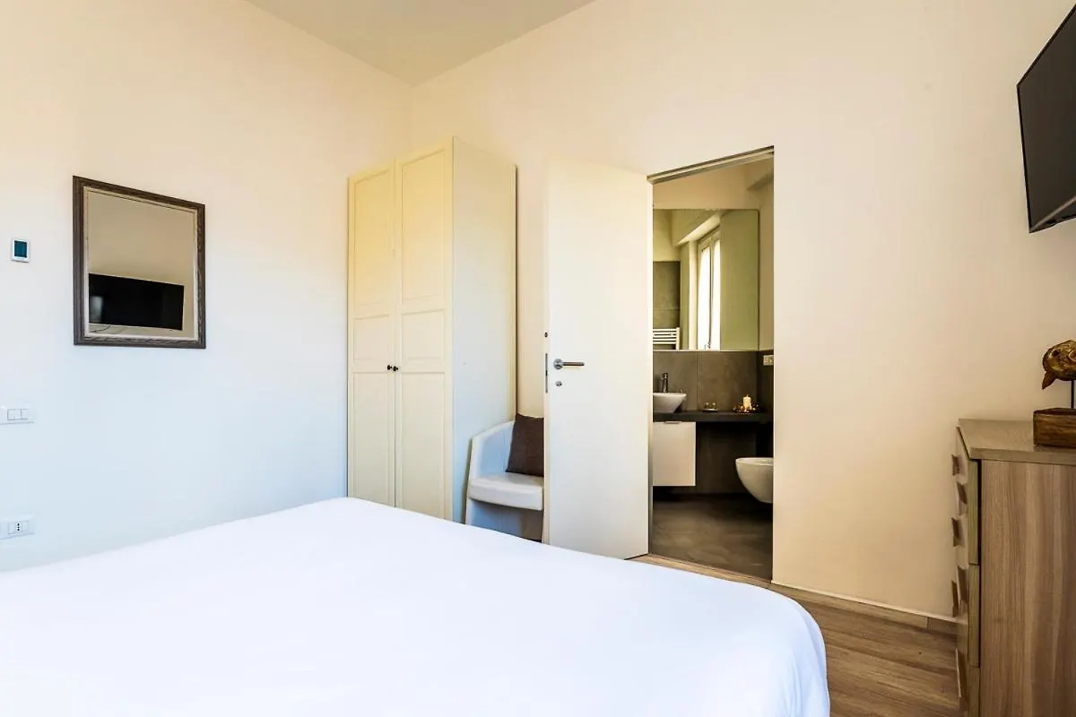 Exclusive 3 Bedrooms Apartment Near Duomo Milan Italy
