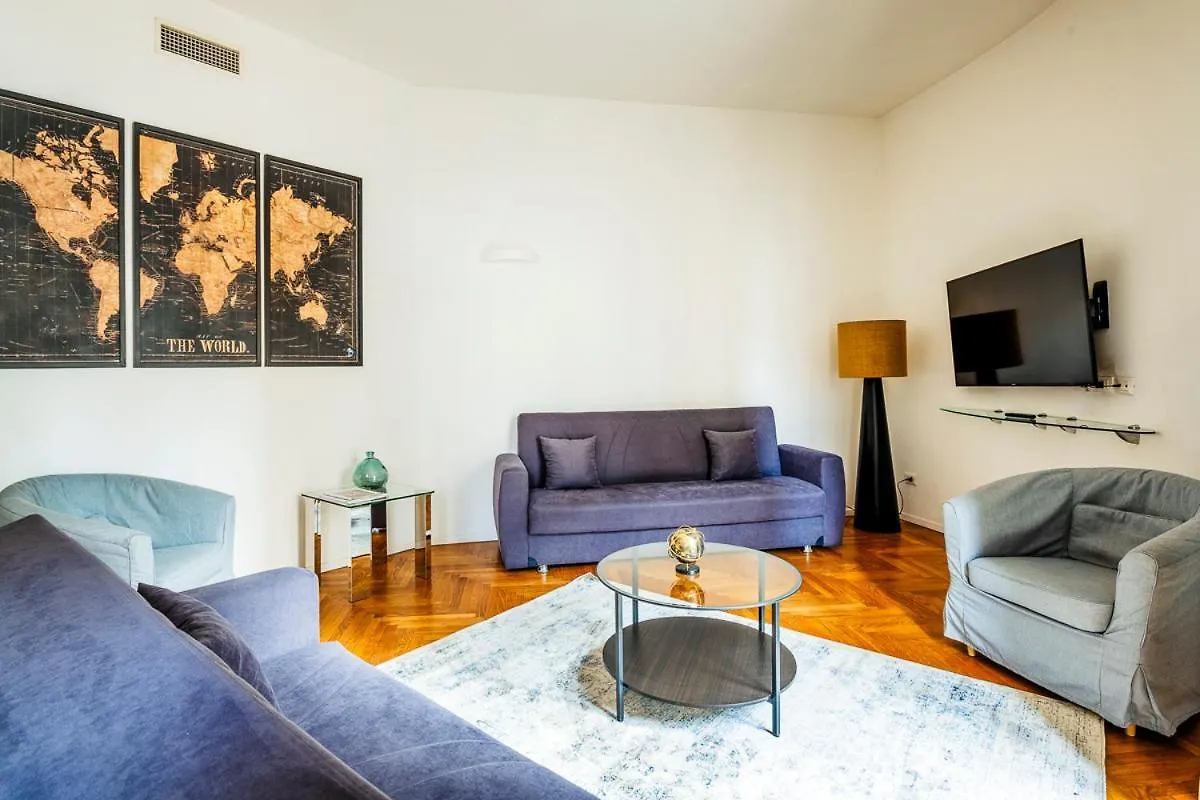 Exclusive 3 Bedrooms Apartment Near Duomo Mailand