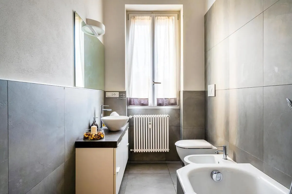 Exclusive 3 Bedrooms Apartment Near Duomo Milan