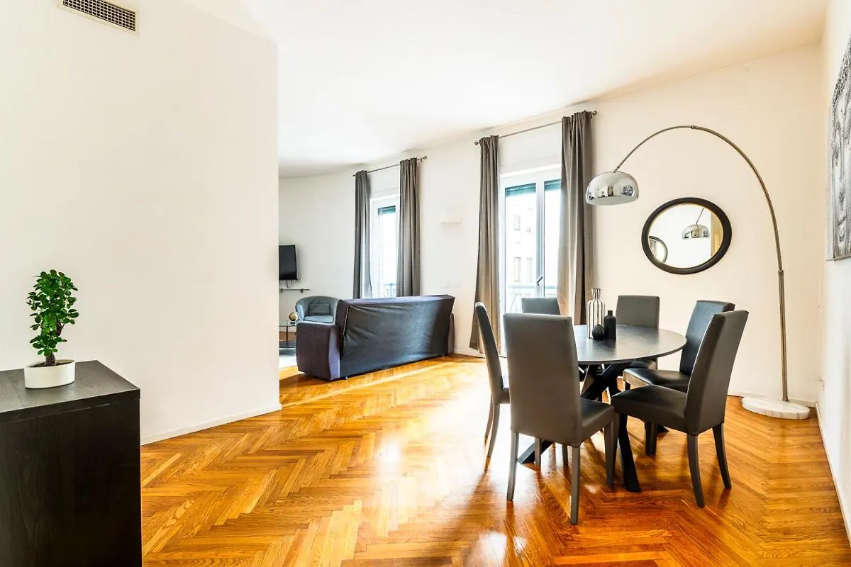 Exclusive 3 Bedrooms Apartment Near Duomo Milan 0*,