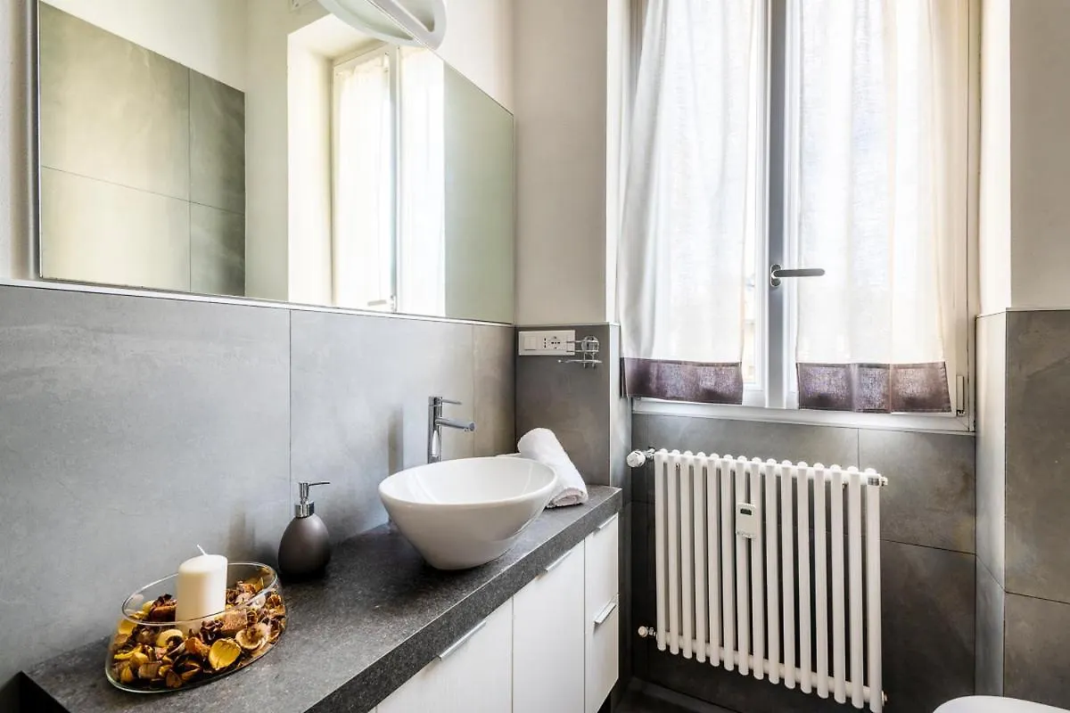 Exclusive 3 Bedrooms Apartment Near Duomo Mailand