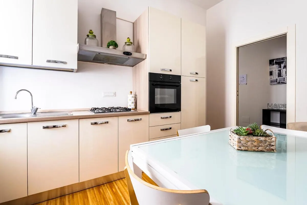 Exclusive 3 Bedrooms Apartment Near Duomo Milan