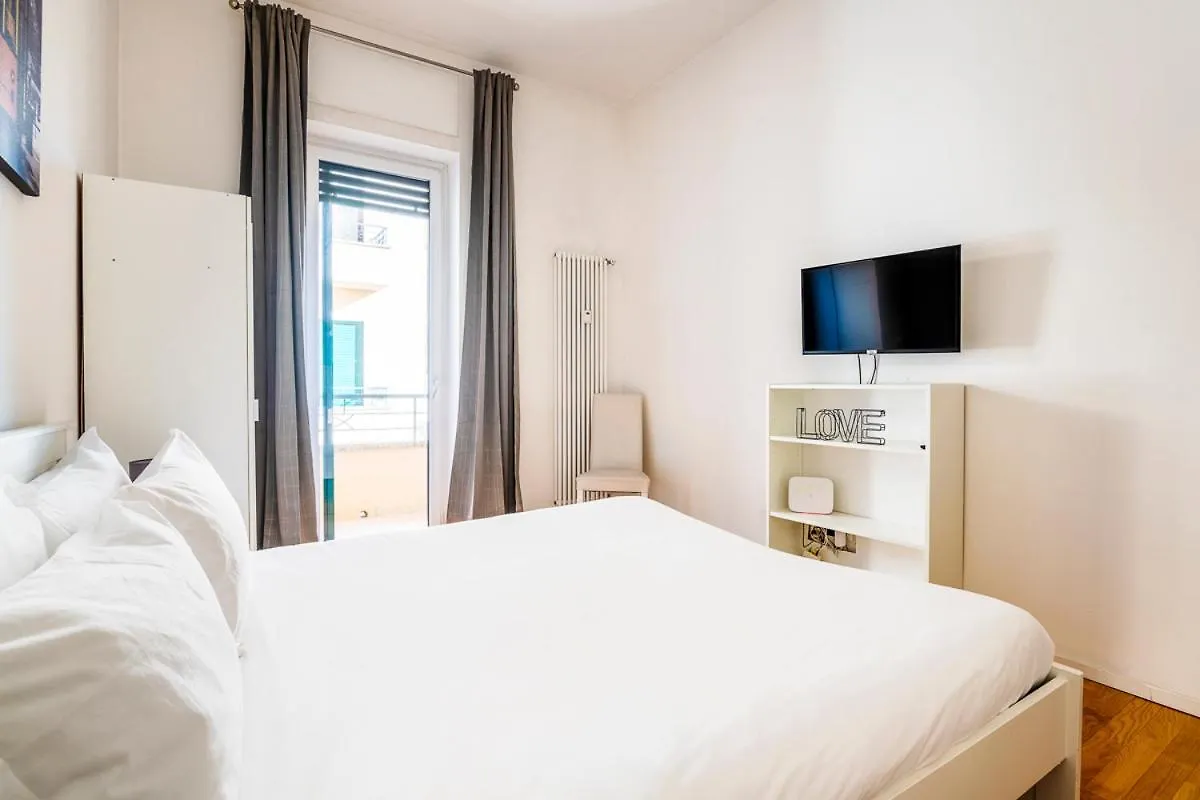 Exclusive 3 Bedrooms Apartment Near Duomo Milan
