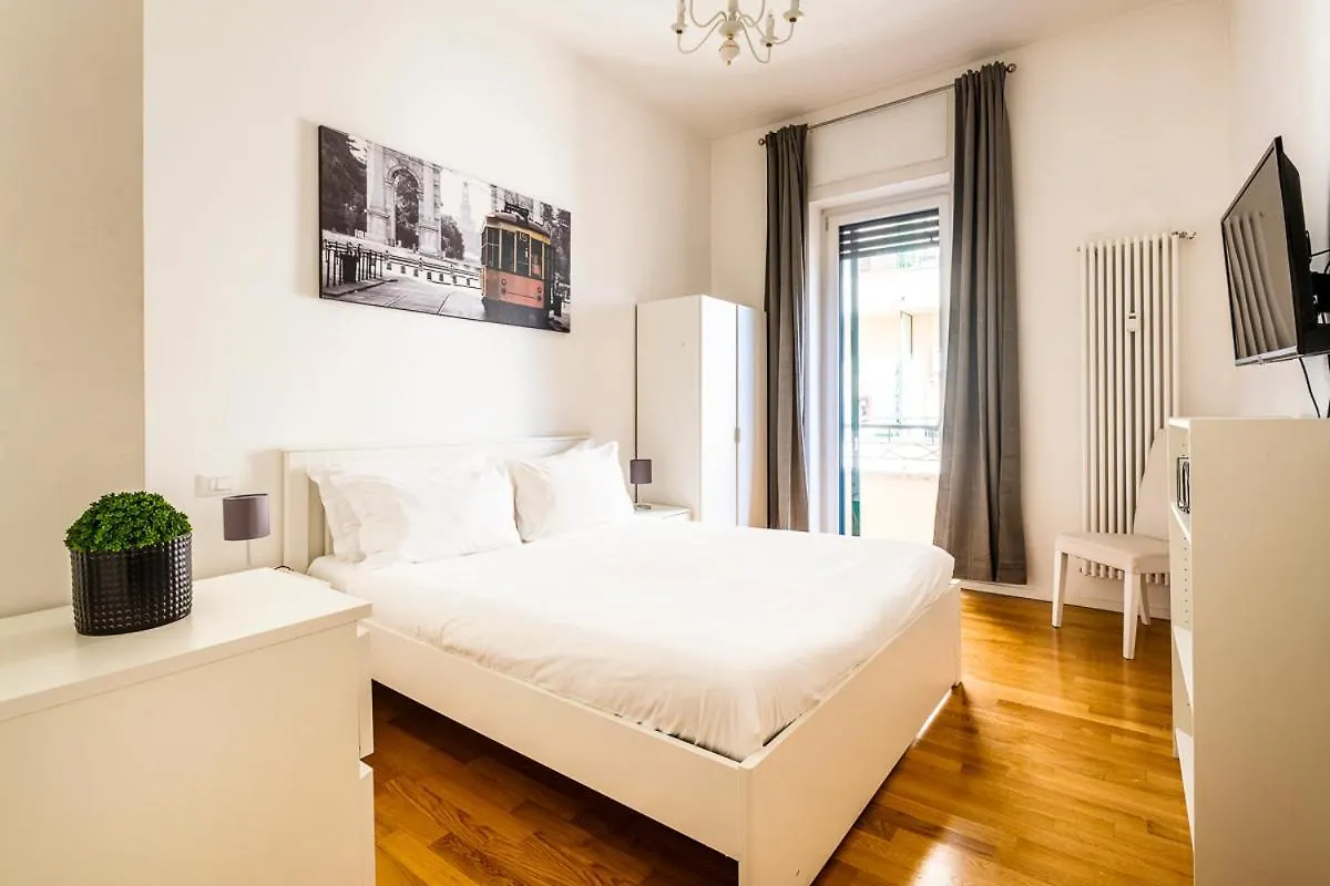 Exclusive 3 Bedrooms Apartment Near Duomo Milan